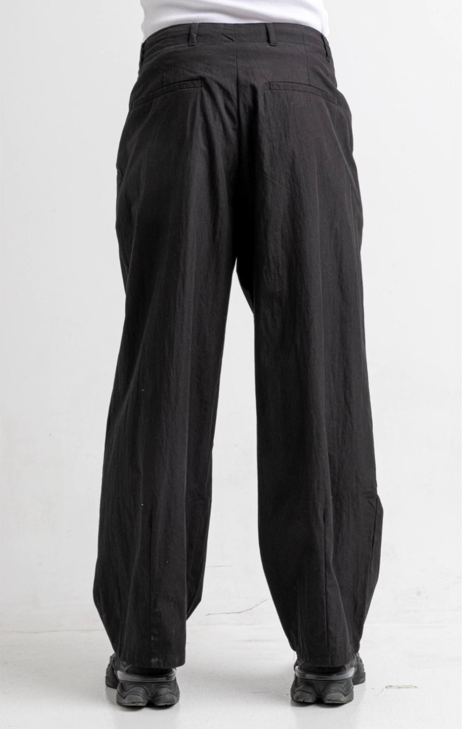 JINS DENIM PANTALON CON PINZAS TIPO AVIADOR NEGRO