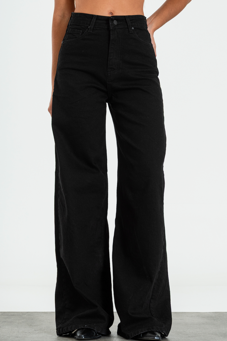 ISOS JEANS WIDE LEG ELASTIZADO TIRO ALTO NEGRO 42