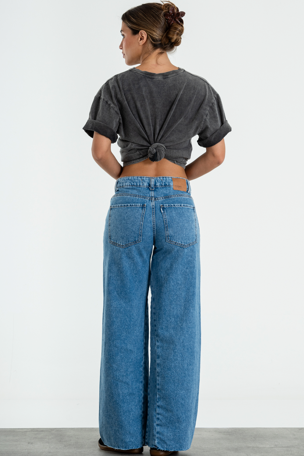 ISOS JEANS WIDE LEG TIRO MEDIO SIN RUEDO 42