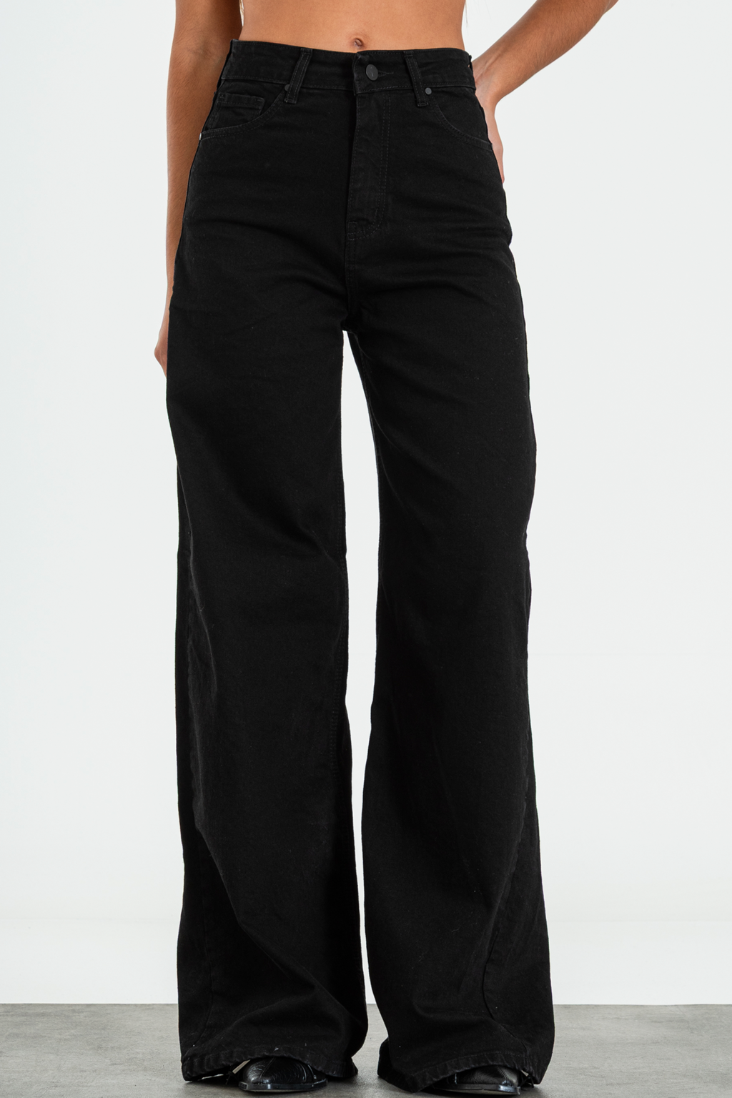 ISOS JEANS WIDE LEG ELASTIZADO TIRO ALTO NEGRO 42