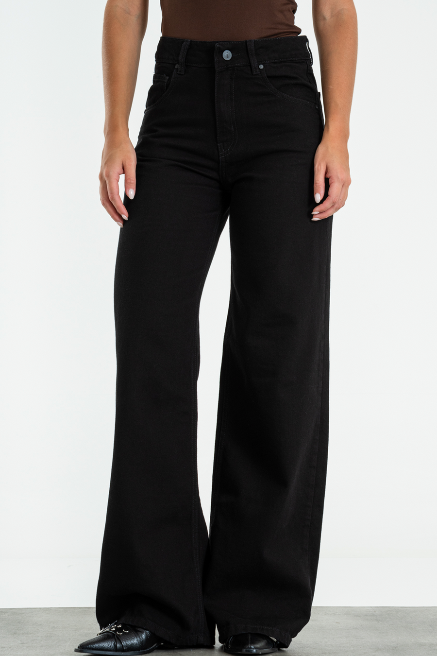 ISOS WIDE LEG RIGIDO CLASICO TIRO ALTO NEGRO