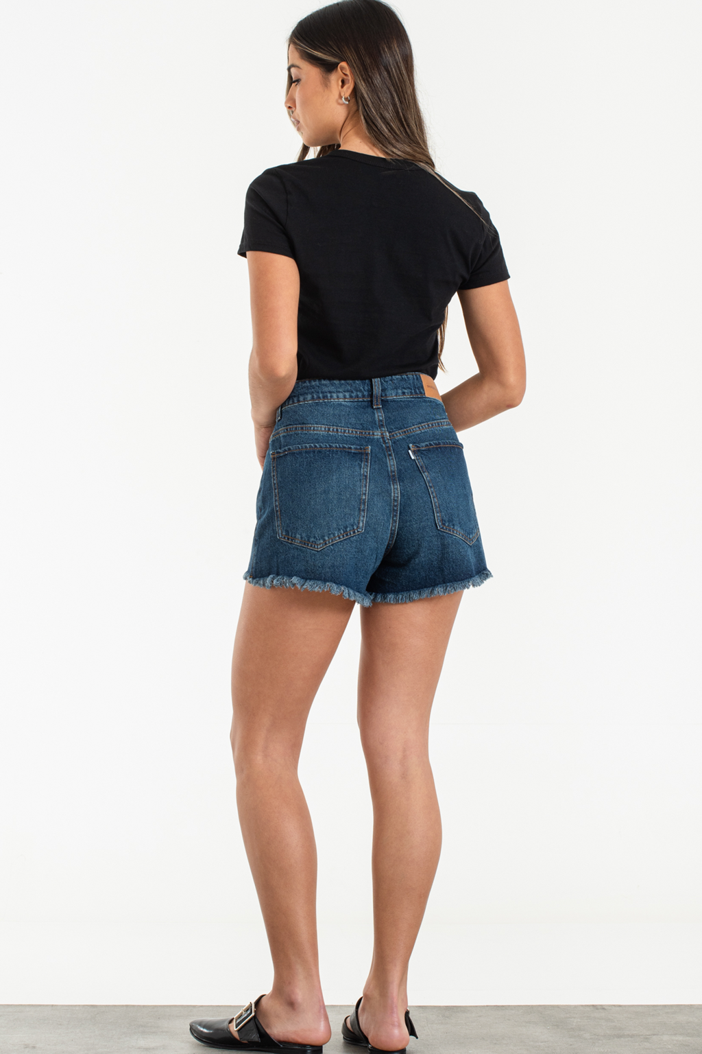SHORT NIZA
