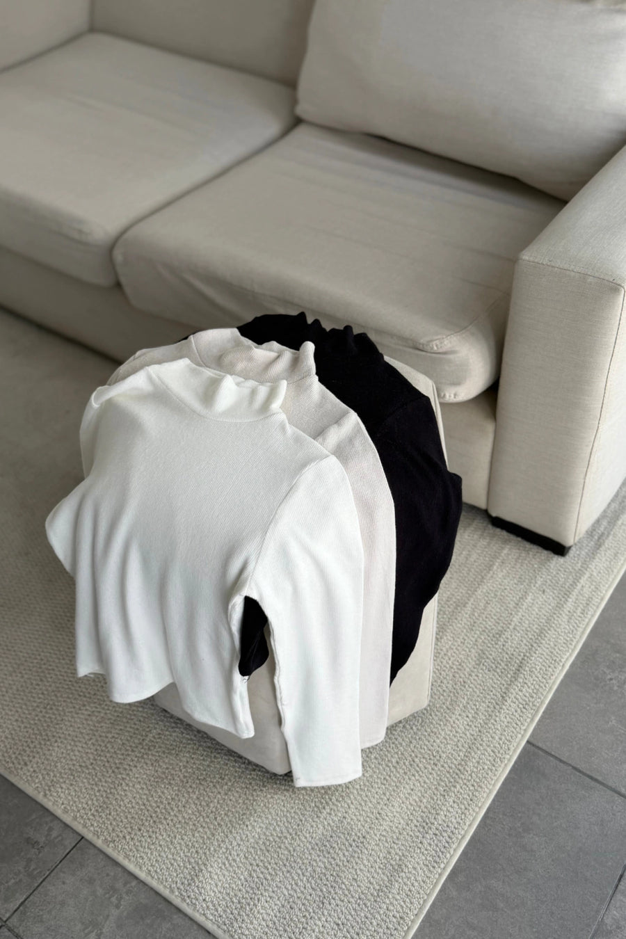 POLERA BÁSICA DE RIBB FILIPPA BEIGE M