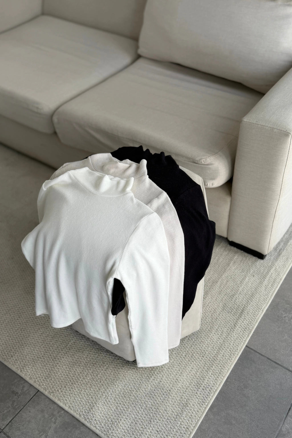 POLERA BÁSICA DE RIBB FILIPPA BEIGE M