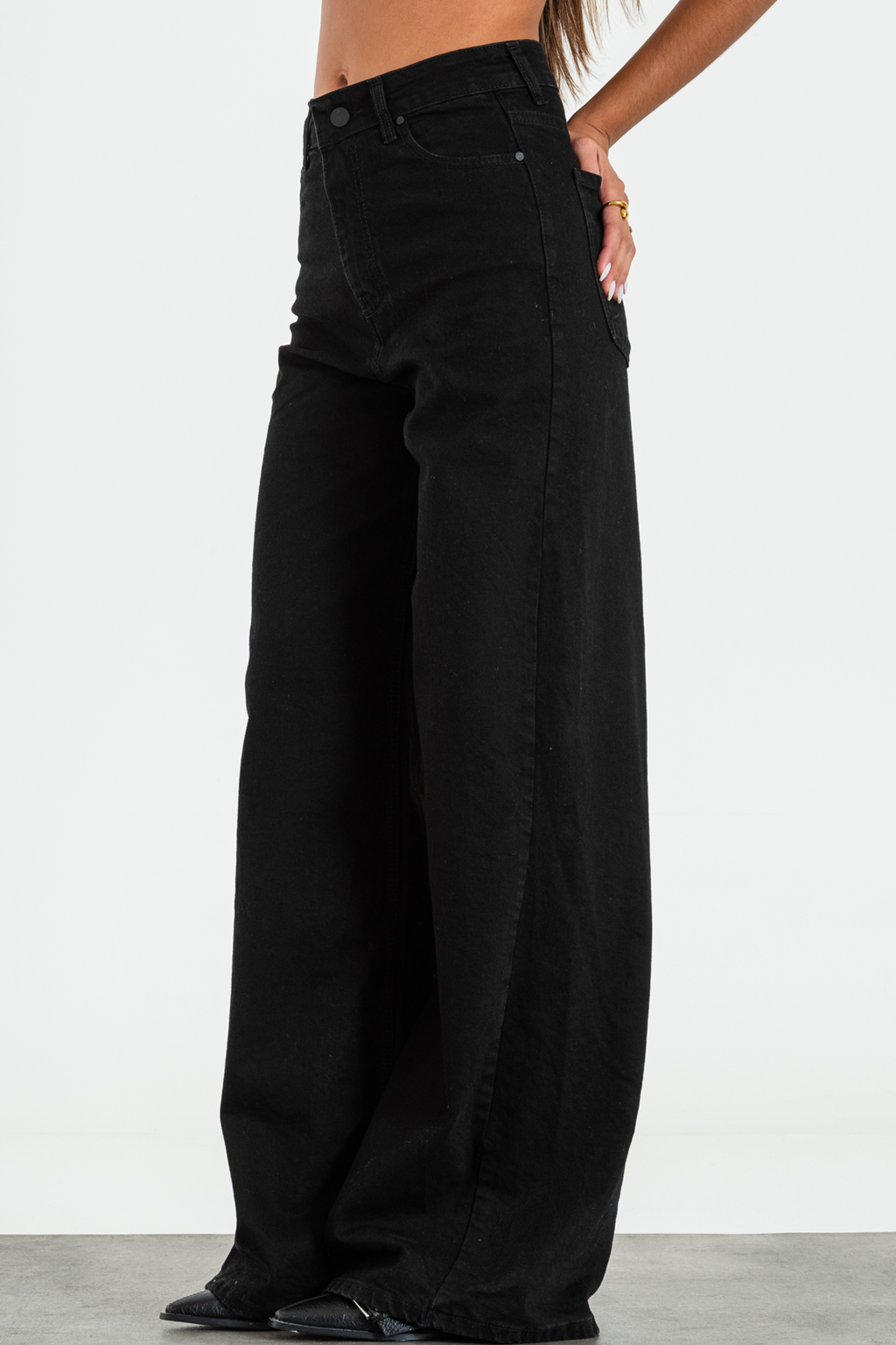 ISOS JEANS WIDE LEG ELASTIZADO TIRO ALTO NEGRO 42