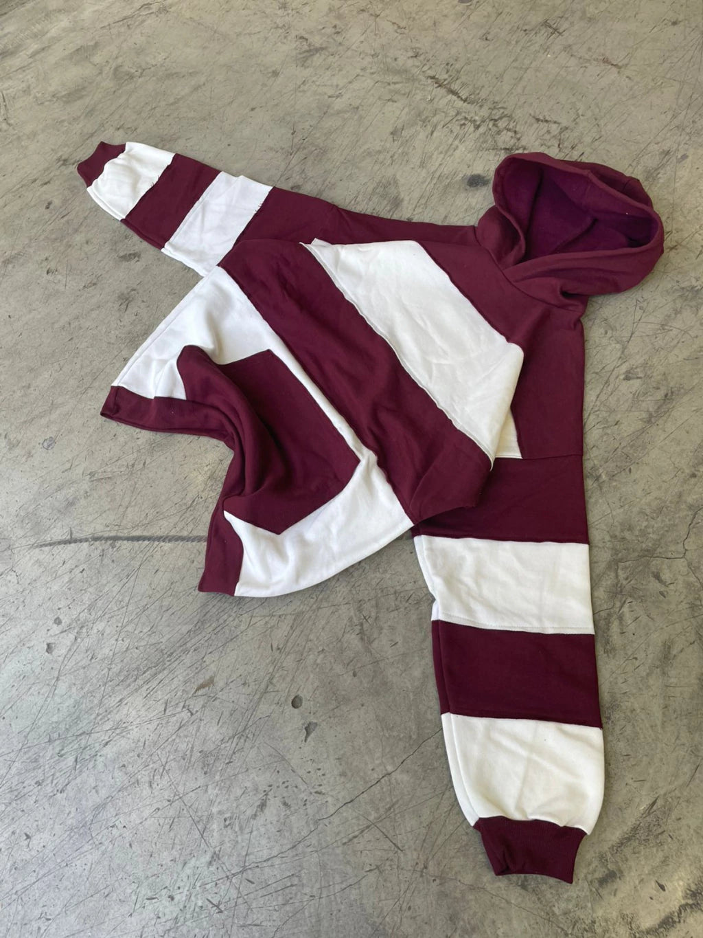 HOODIE COMBINADO BORDO M