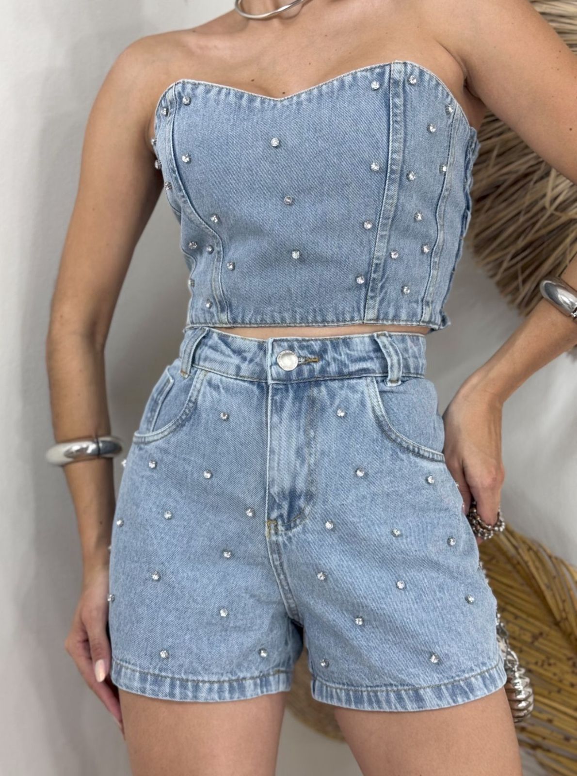 SHORT DE JEANS CON BRILLO CONJUNTO
