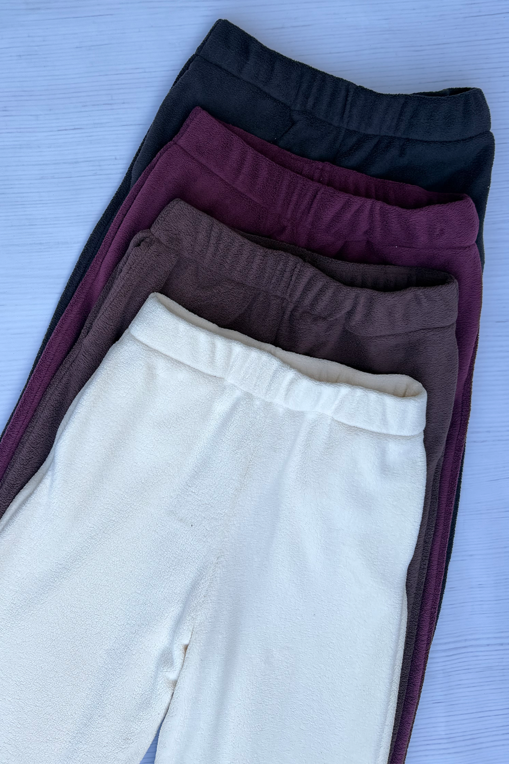 ISOS PANTALÓN MICRO POLAR WIDE LEG TIRO ALTO CON GOMA CREMA