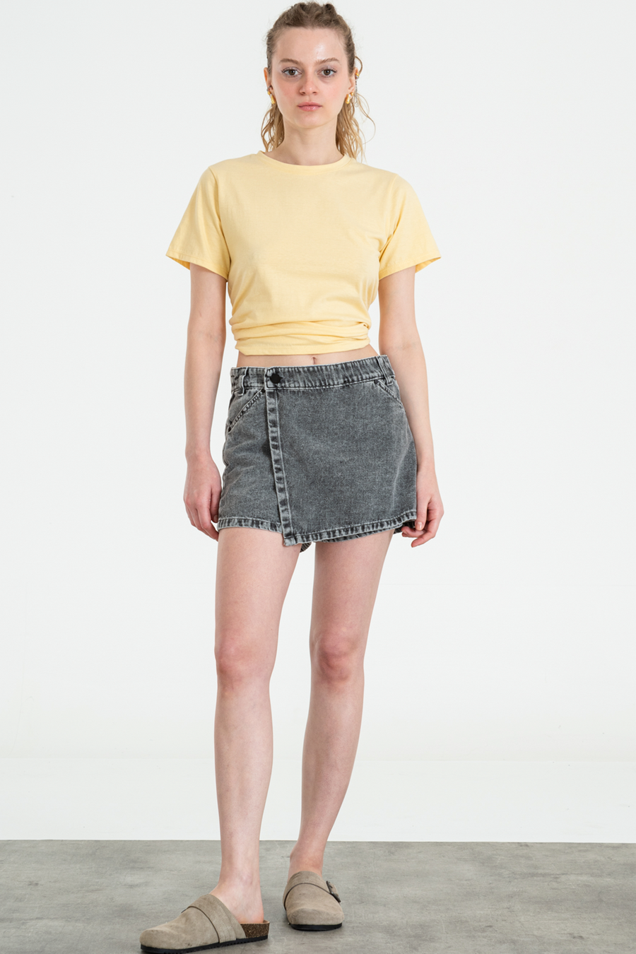 ISOS SKORT GRIS WASHED