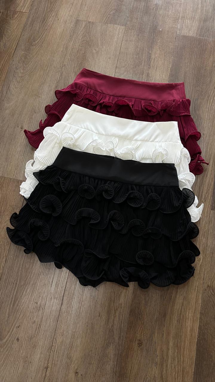TOP CHARME SHORT POLLERA CON VOLADOS BORDO BLANCO Y NEGRO