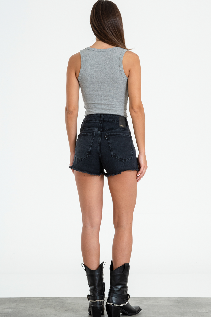 ISOS SHORT NEGRO CON FLECO