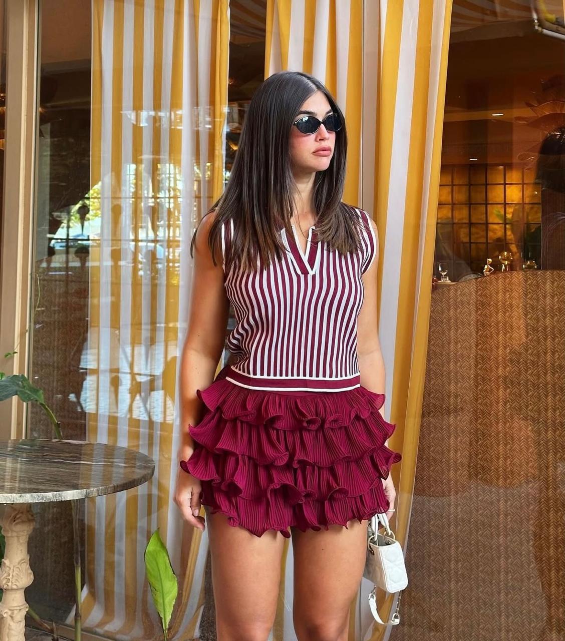 TOP CHARME SHORT POLLERA CON VOLADOS BORDO BLANCO Y NEGRO