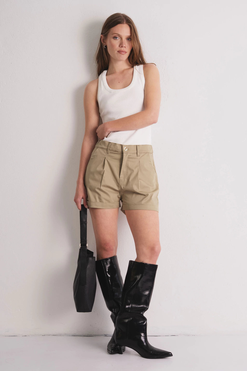 BATUK SHORT BEIG PLANO VLMA