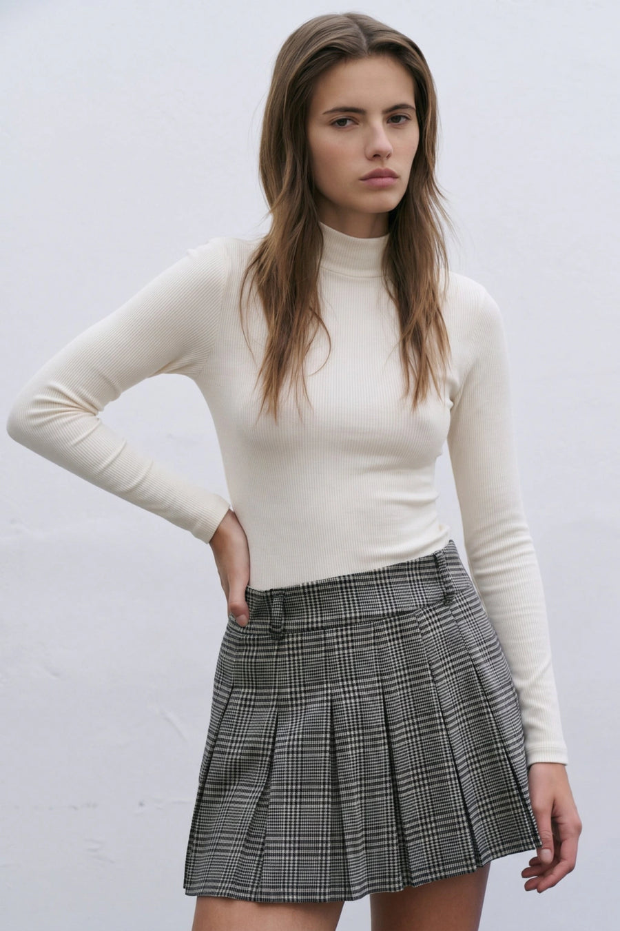 POLERA BÁSICA DE RIBB FILIPPA BEIGE M